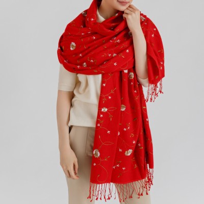 Палантин красный с цветами, шёлк/кашемир (High Himalaya Garments) Палантин красный с цветами, 70% шёлк /30% кашемир, размер 200х70 см производство High Himalaya Garments, Непал
