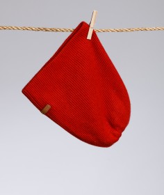 Шапка кашемировая, красная (Munkh)